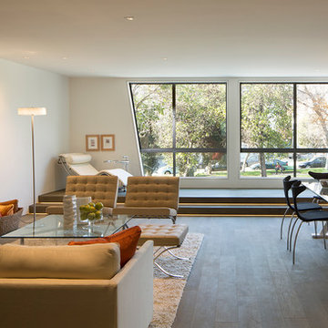 Modern Family/Living Room