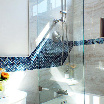 Twin Baths with individual identities