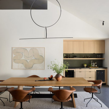 Modern Oasis in the Peninsula