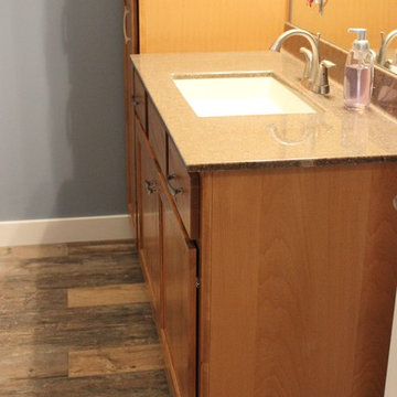 Atkinson, IL- Medium Cherry Kitchen and Whole Home of Gorgeous!