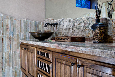 Example of an arts and crafts bathroom design in Little Rock