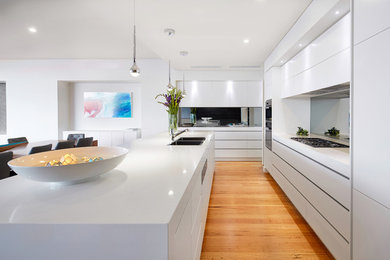 Inspiration for an expansive contemporary kitchen in Perth.