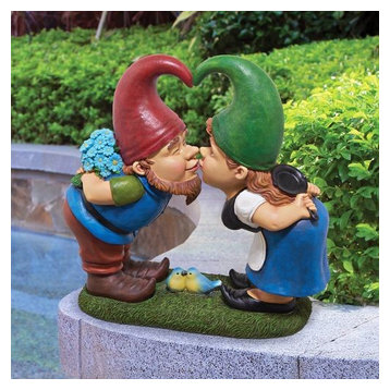 Kiss and Tell Lover Gnomes Statue