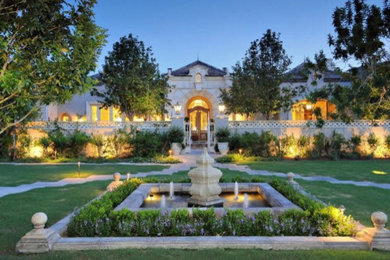 Design ideas for a landscaping in San Diego.
