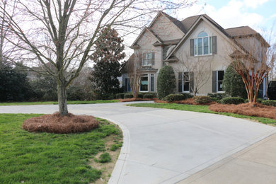 Example of an exterior home design in Charlotte