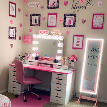 Hollywood Premiere Plus Vanity Mirror, White, Bluetooth