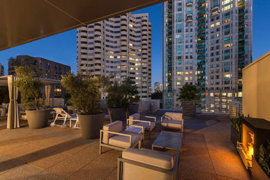 Inspiration for a contemporary patio remodel in Los Angeles