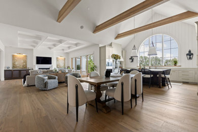 Example of a dining room design in Indianapolis