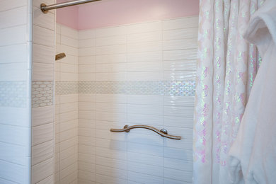 Example of a bathroom design in Los Angeles