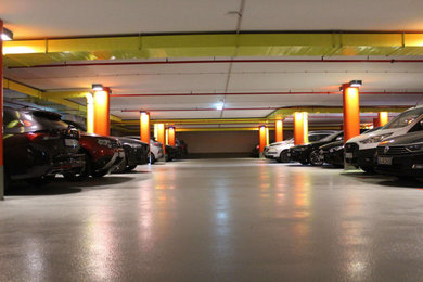 Große Moderne Garage in Hamburg
