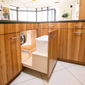 Custom Cabinet Drawers & Pull-Out Systems