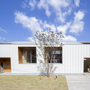 他の地域のインダストリアルスタイルのおしゃれな家の外観の写真