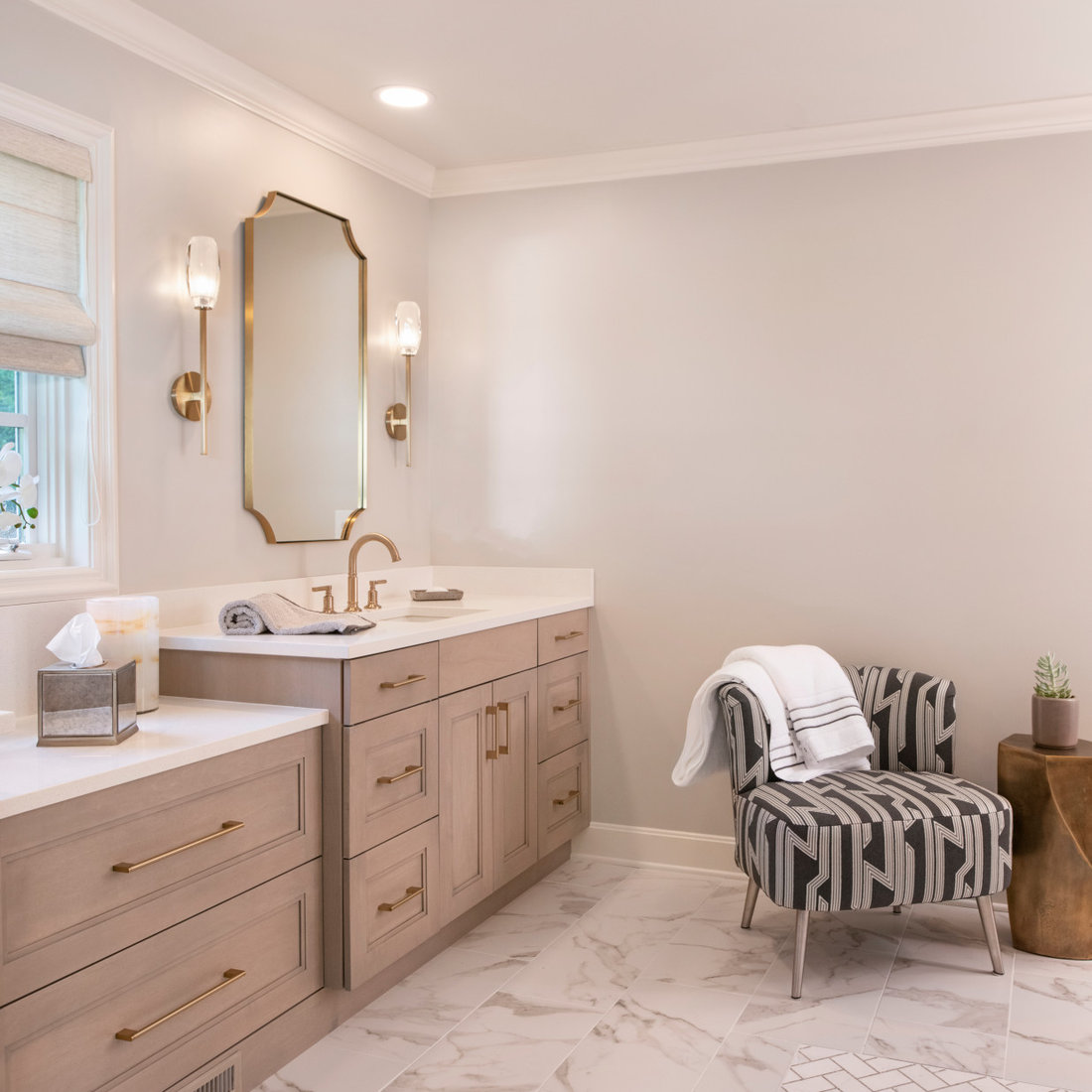 Vanity with shared drawer storage