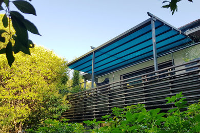 Photo of a contemporary home in Montpellier.