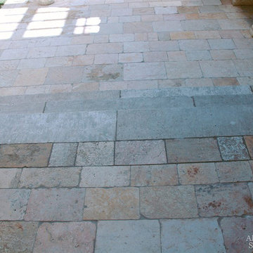 Stone Floor – Antique, Reclaimed Limestone ‘Dalle de Bourgogne’ pavers