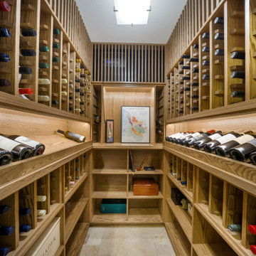 Traditional Oak Wine Cellar with Built-In Lighting – Chicago