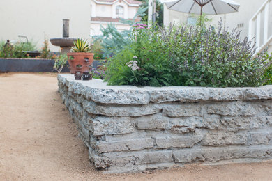 This is an example of a modern landscaping in Los Angeles.