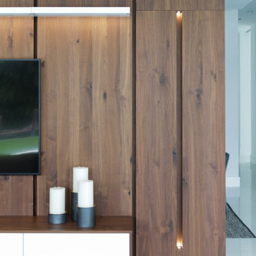 Sophisticated High Gloss with a natural touch of Walnut