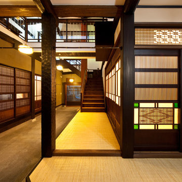 Artistic Japanese Entry Hall Design