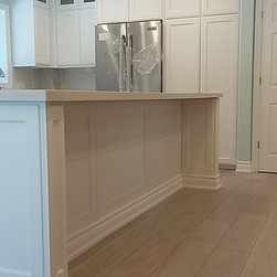 Executive Shaker | White, Horizontal & Vertical Grains, Textured Cabinet Doors - Kitchen Cabinetry