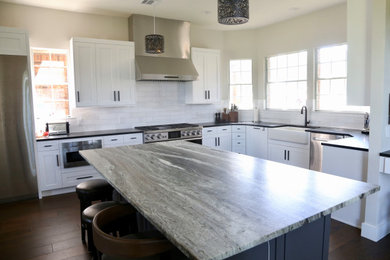 Kitchen - transitional kitchen idea in Austin