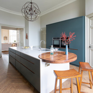 Modern hand-painted kitchen in Edinburgh Townhouse