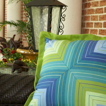 Atlanta Sugarloaf Traditional Outdoor Living Space