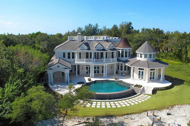 Beach style exterior home photo in Tampa
