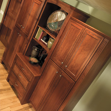 Fieldstone Cabinetry Kitchen in Cherry finished in Nutmeg