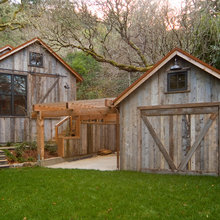 Houses / Cabin in the Woods