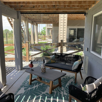 Glass Windbreaks Enhance Outdoor Living
