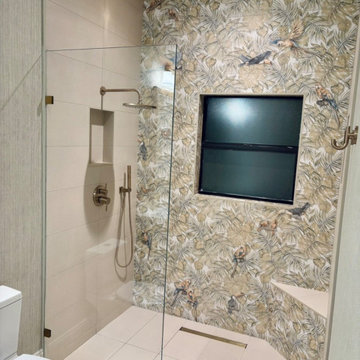 Tropical Mobility Friendly Guest Bathroom