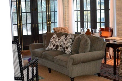 Example of a family room design in Chicago