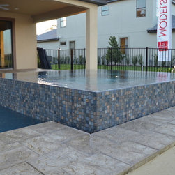 360 Degree Spillover Spa - Aboveground Swimming Pools