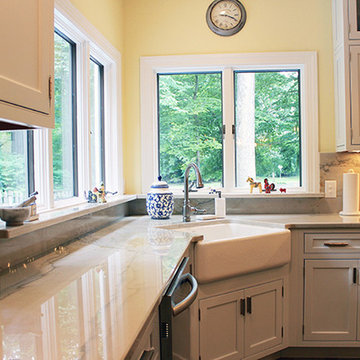 West Windsor Kitchen Remodel with Mouser Centra Cabinet