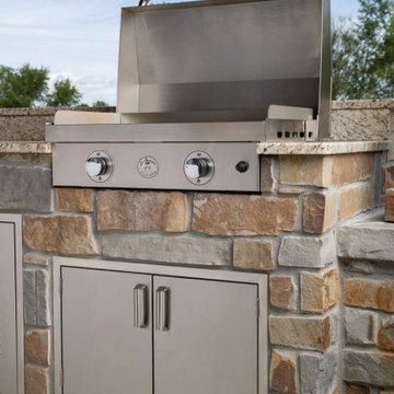 Outdoor Kitchen to Cook for a Crowd