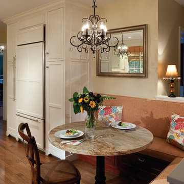 Traditional Kitchen Cabinets with Subtle Sophistication