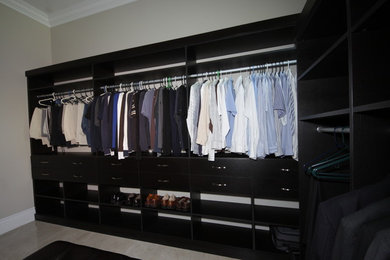 Example of a closet design in Miami