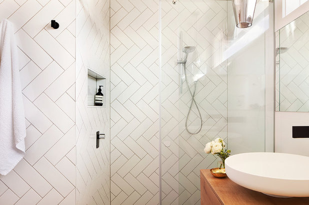 Современная классика Ванная комната by smarterBATHROOMS+