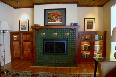Example of a classic living room design in Seattle