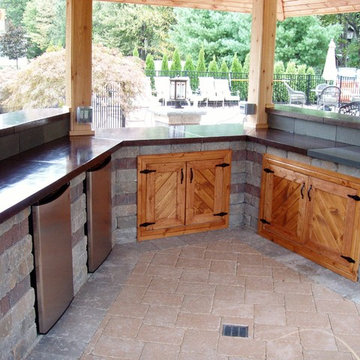 COVERED POOLSIDE  BAR