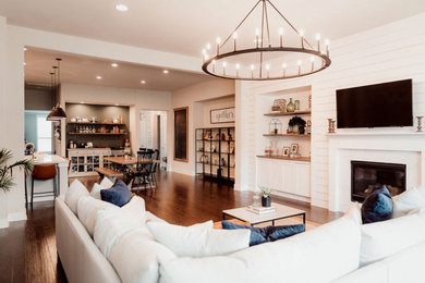 Inspiration for a farmhouse home design remodel in Austin