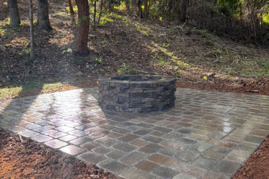 Example of a classic patio design in Charlotte