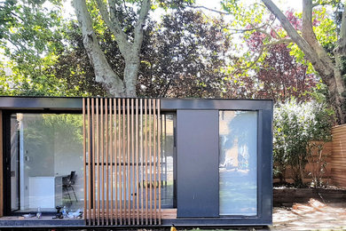 Large contemporary back garden in London.