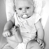 Lauren Holley's photo