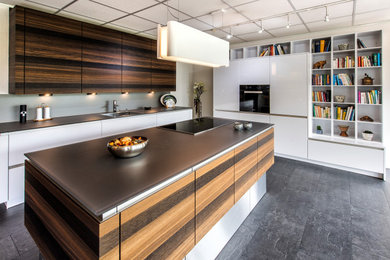 ニュルンベルクにあるコンテンポラリースタイルのおしゃれなキッチンの写真