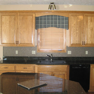 Kitchen Backsplash and Valance