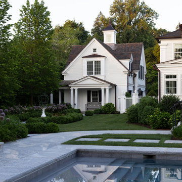 Carriage House With Apartment