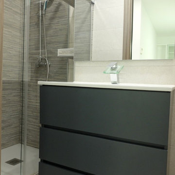 Cuarto de baño con ducha