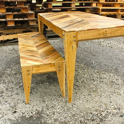 Chevron design Pallet table and bench - Indoor Benches